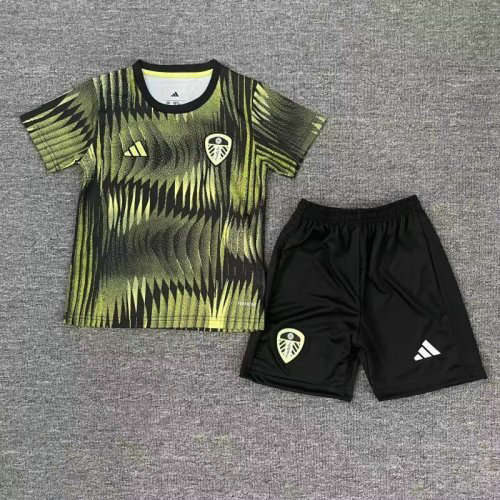 25-26 Leeds United United Kids Training Soccer Suit