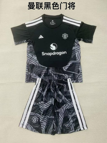 26-27 Man United Goalkeeper Cheap Soccer Jerseys and shorts