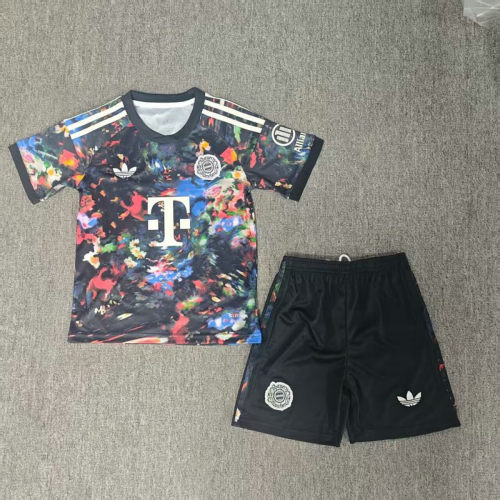 26-27 Bayern Kids Soccer Jerseys and shorts